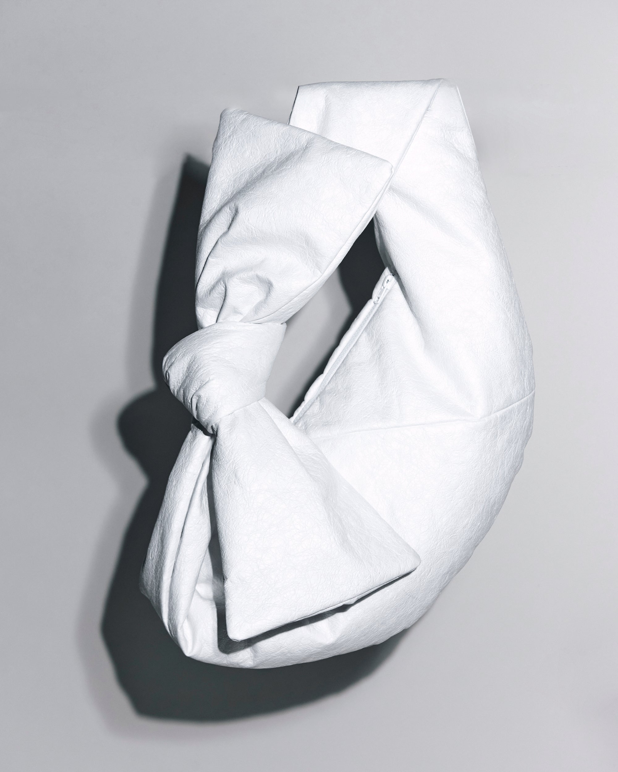 The Bo / White Leather